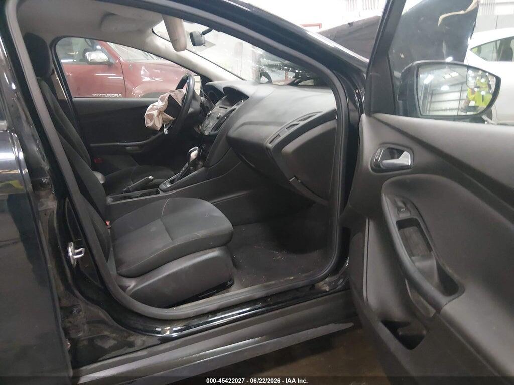 1FADP3K25GL271115 2016 FORD FOCUS photo no. 5