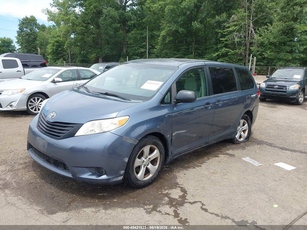5TDZK3DC7DS392727 2013 TOYOTA SIENNA photo no. 2