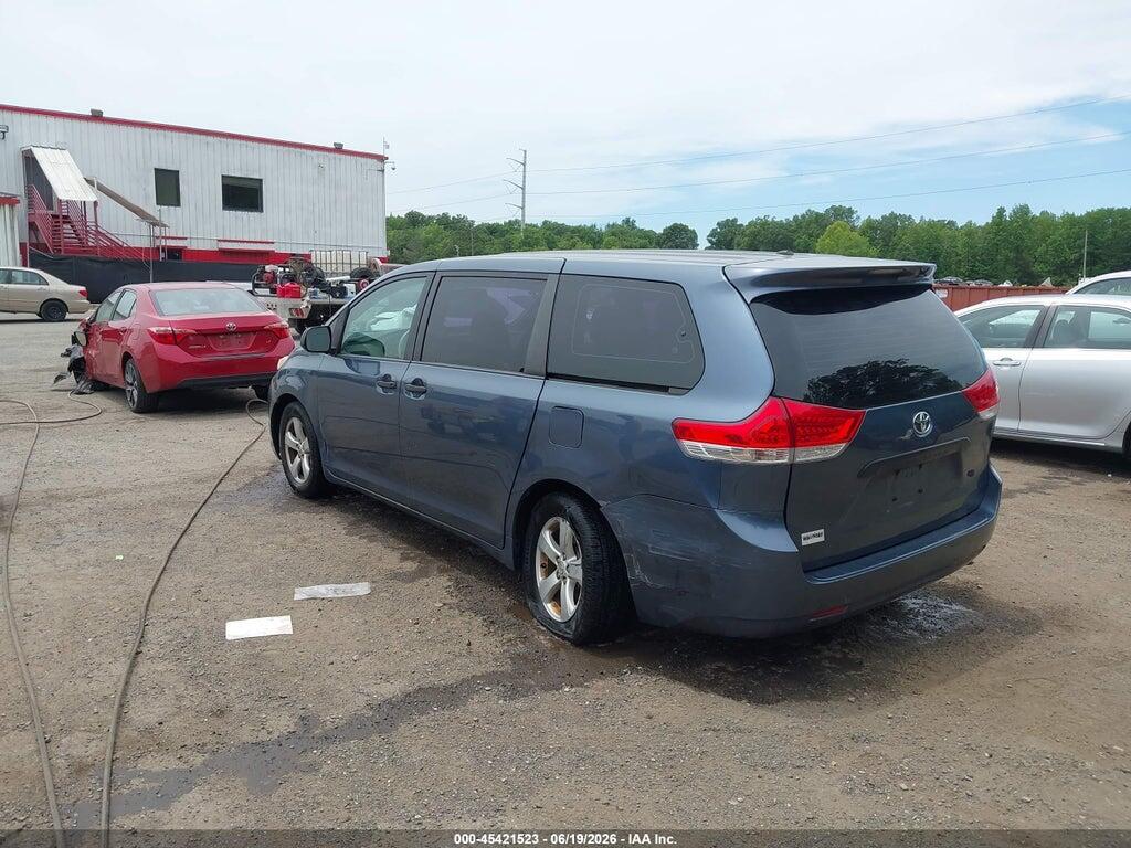 5TDZK3DC7DS392727 2013 TOYOTA SIENNA photo no. 3