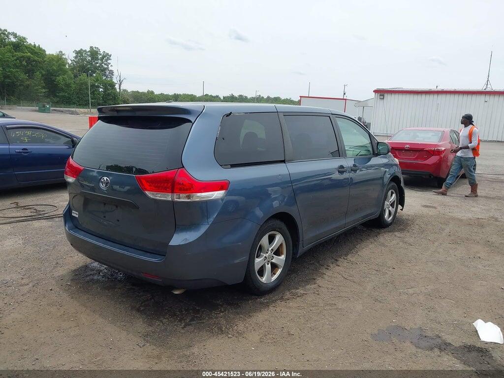 5TDZK3DC7DS392727 2013 TOYOTA SIENNA photo no. 4