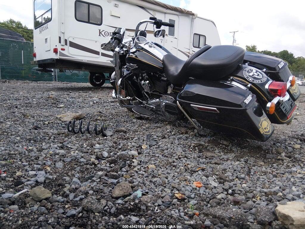 1HD1FBC12HB608443 2017 HARLEY-DAVIDSON FLHR photo no. 3