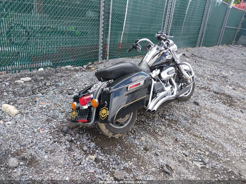 1HD1FBC12HB608443 2017 HARLEY-DAVIDSON FLHR photo no. 4