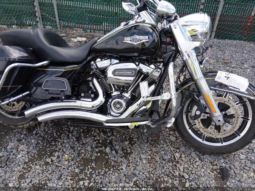 1HD1FBC12HB608443 2017 HARLEY-DAVIDSON FLHR photo no. 8