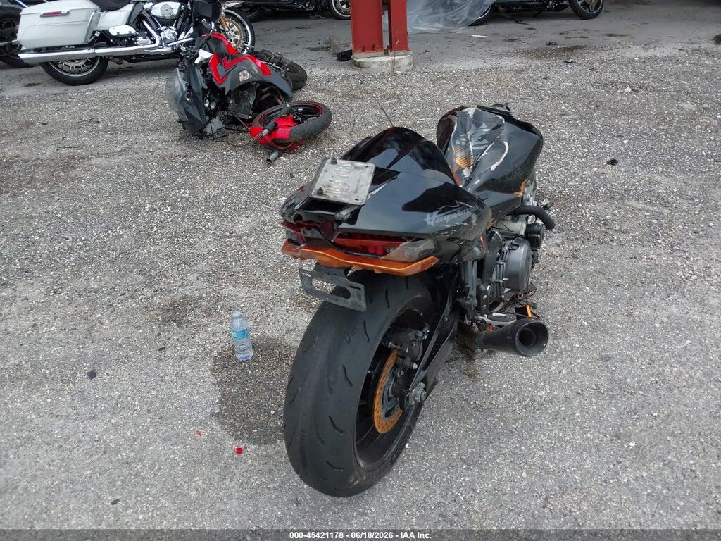 JS1EJ11B9N7101586 2022 SUZUKI GSX1300 photo no. 4