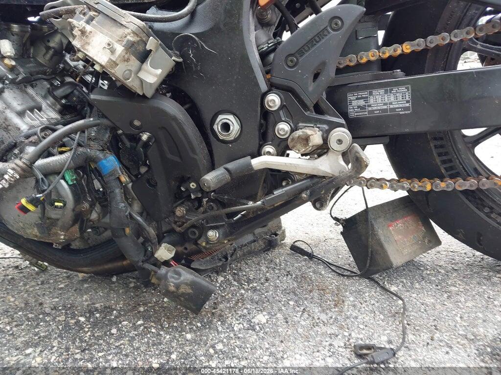 JS1EJ11B9N7101586 2022 SUZUKI GSX1300 photo no. 9