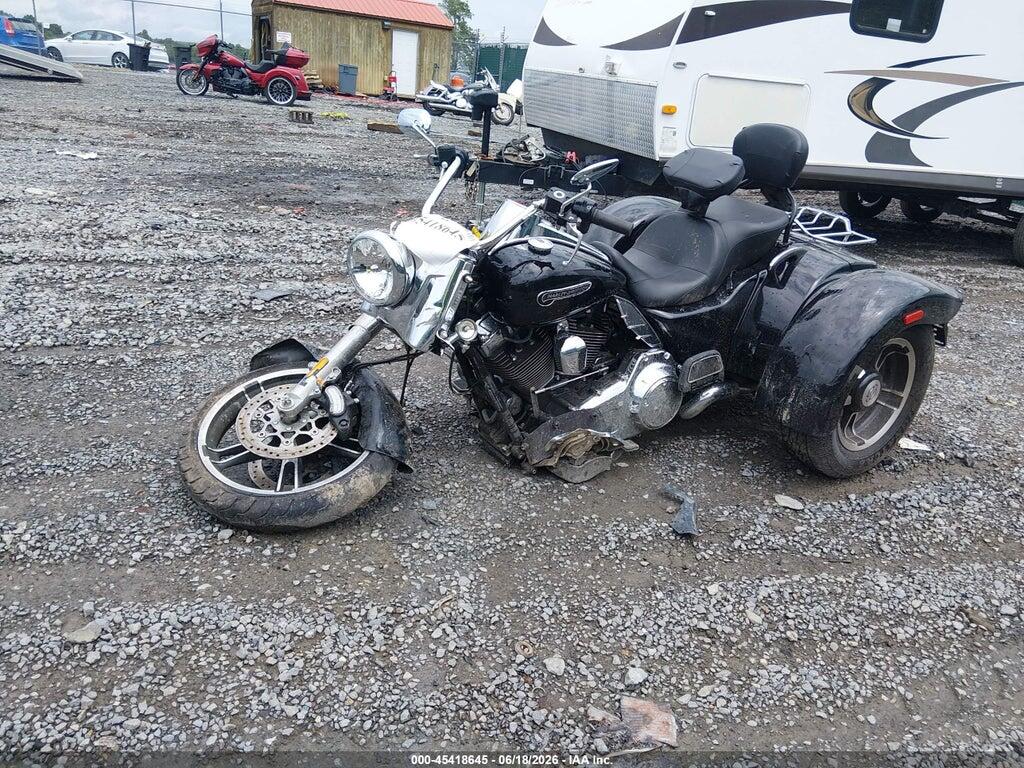 1HD1MCM10FB856701 2015 HARLEY-DAVIDSON FLRT photo no. 2