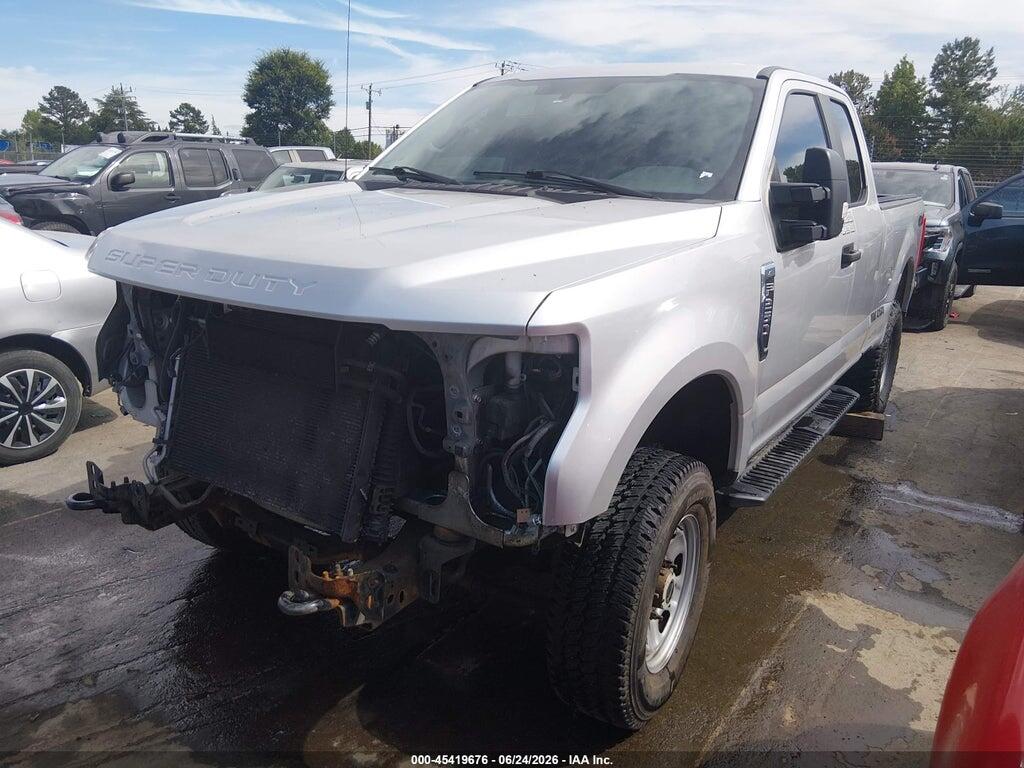 1FT7X2B62JEC73324 2018 FORD F-250 photo no. 2