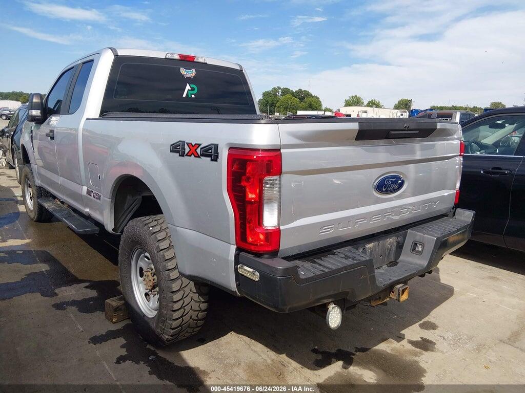 1FT7X2B62JEC73324 2018 FORD F-250 photo no. 3