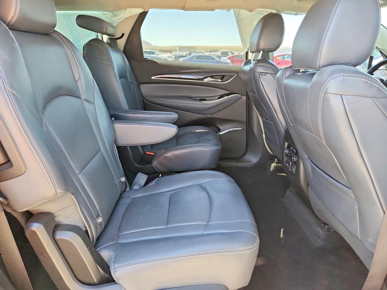 2018 BUICK ENCLAVE PREMIUM — Фото 11 из 13