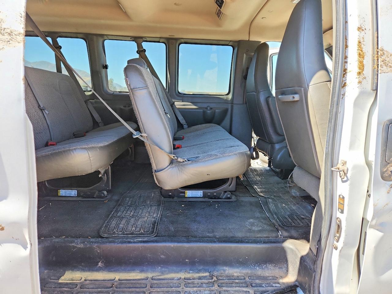 2016 CHEVROLET EXPRESS G3500 LT — Фото 10 из 12