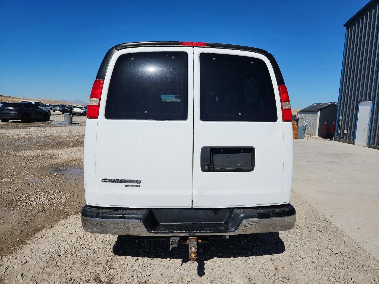 2016 CHEVROLET EXPRESS G3500 LT — Фото 6 из 12