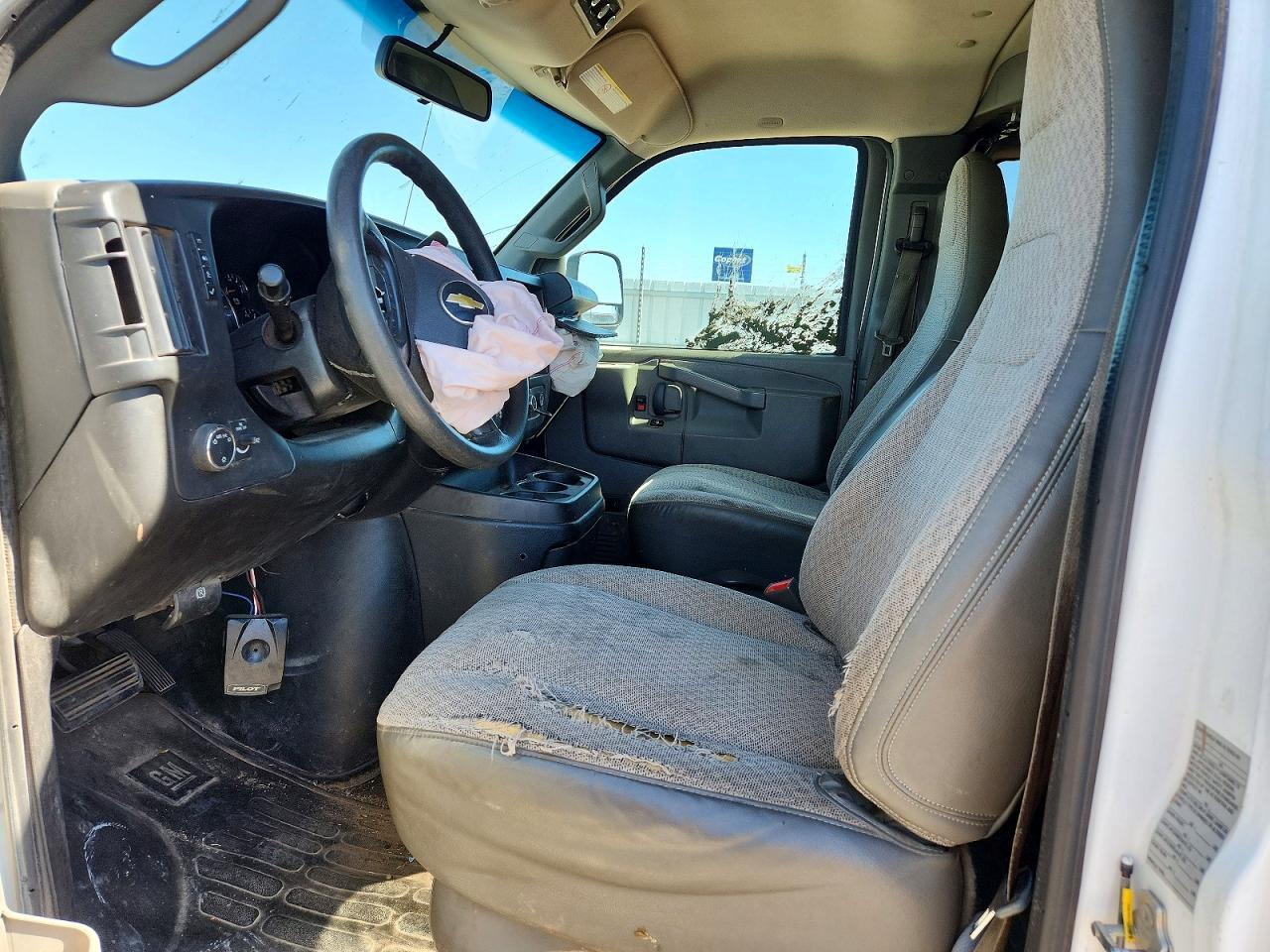 2016 CHEVROLET EXPRESS G3500 LT — Фото 7 из 12