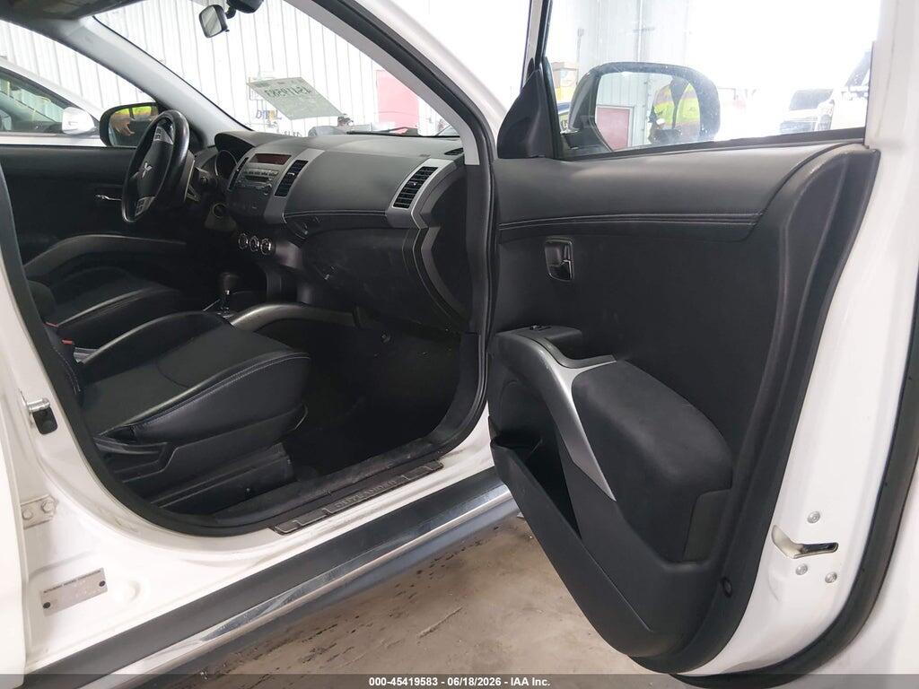 JA4JT5AX2BU025248 2011 MITSUBISHI OUTLANDER photo no. 5