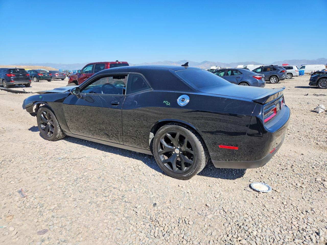 2015 DODGE CHALLENGER SXT PLUS — Фото 2 из 13