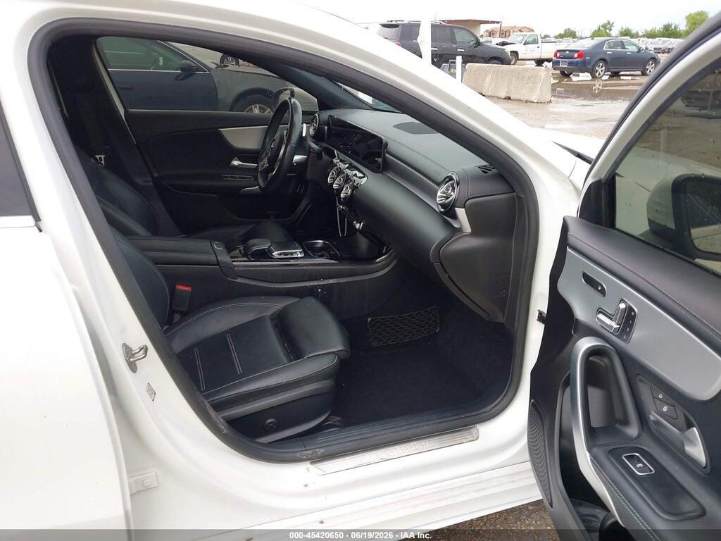 WDD3G4EB5KW017831 2019 MERCEDES-BENZ A 220 photo no. 5