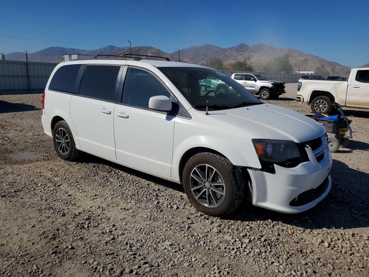 2018 DODGE GRAND CARAVAN GT — Фото 4 из 13