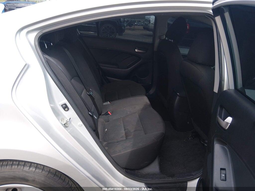 3KPFK4A74JE276388 2018 KIA FORTE photo no. 8