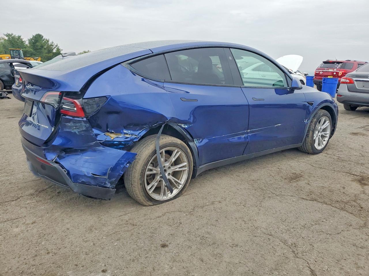 2023 TESLA MODEL Y — Фото 3 из 12