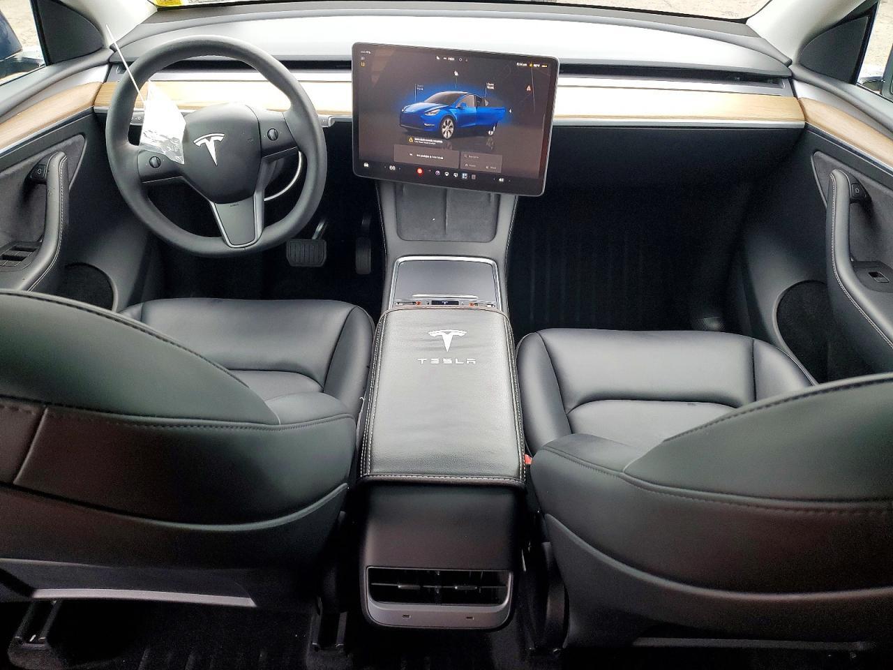 2023 TESLA MODEL Y — Фото 8 из 12
