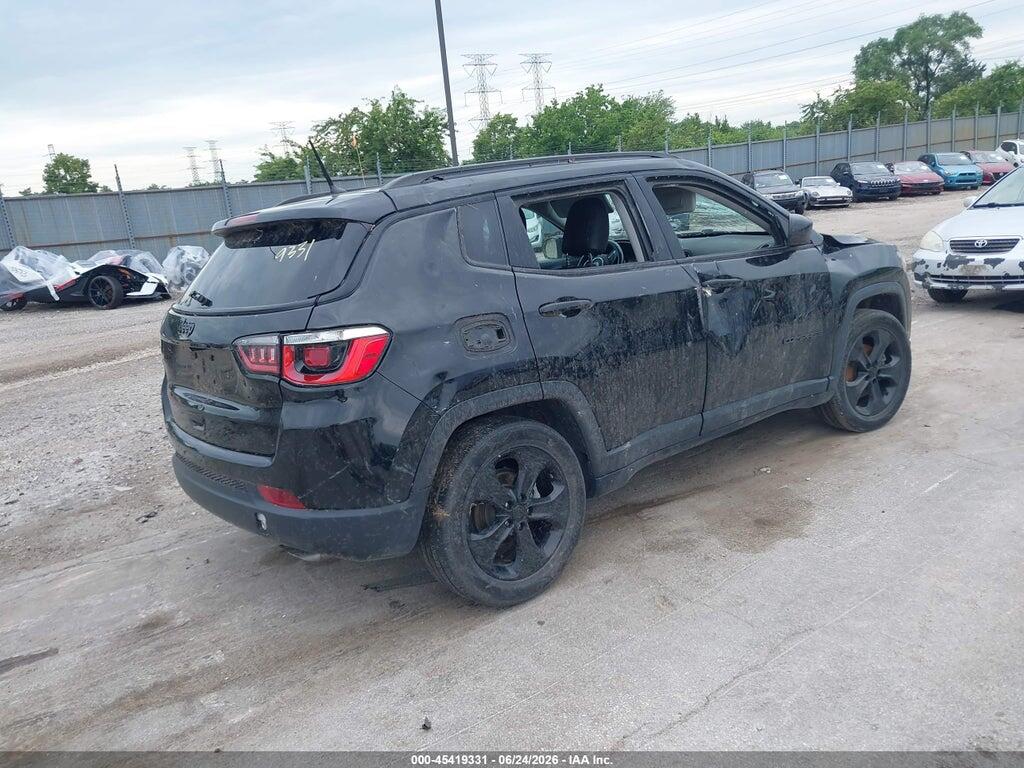 3C4NJCBBXJT408240 2018 JEEP COMPASS photo no. 4
