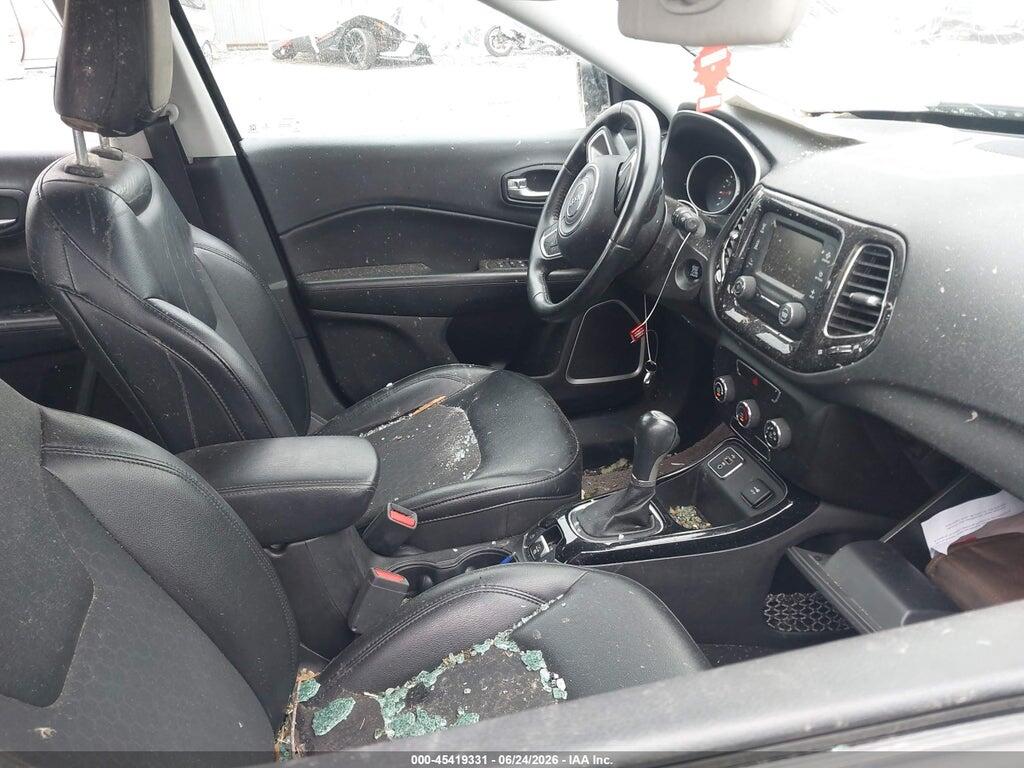 3C4NJCBBXJT408240 2018 JEEP COMPASS photo no. 5