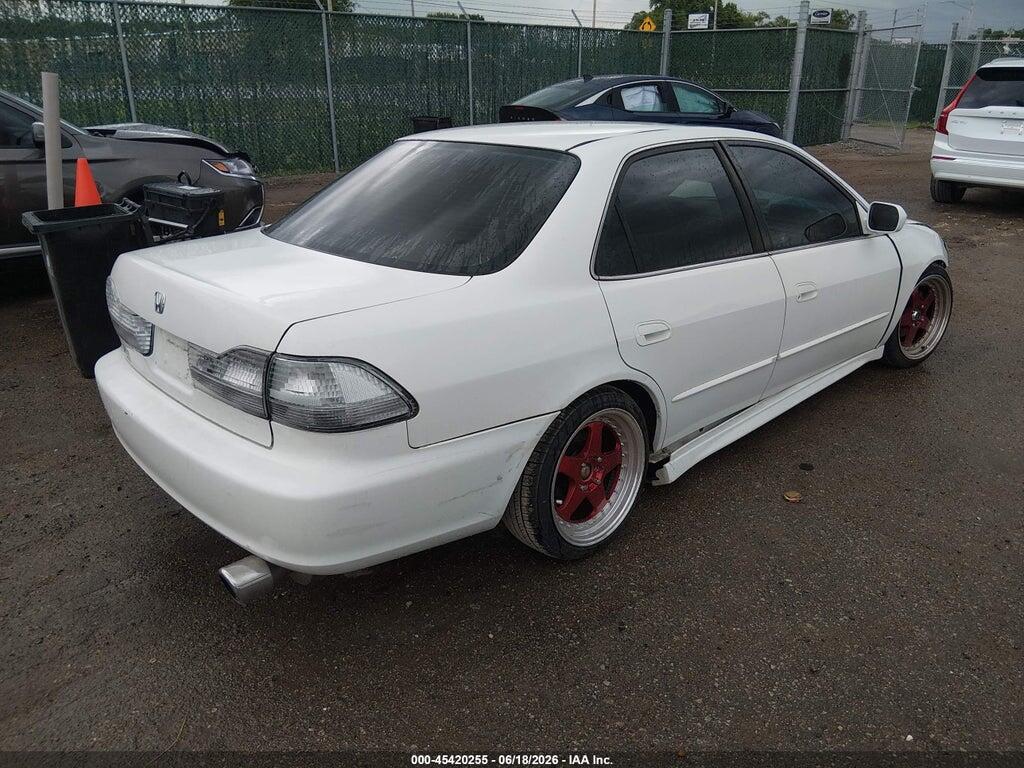 1HGCG556X2A151817 2002 HONDA ACCORD photo no. 4