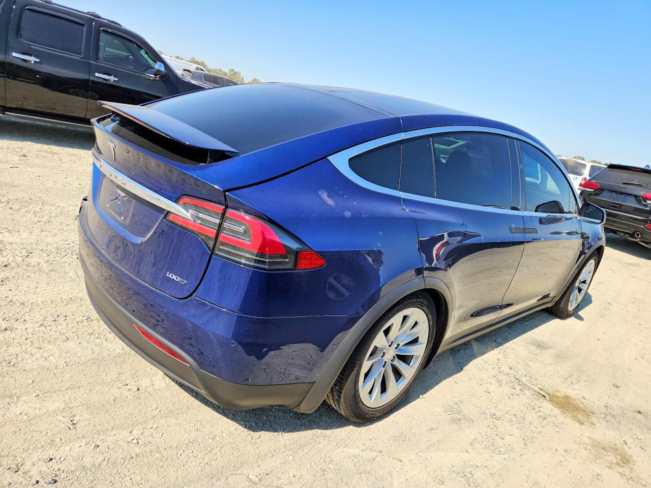 2018 TESLA MODEL X — Фото 3 из 13