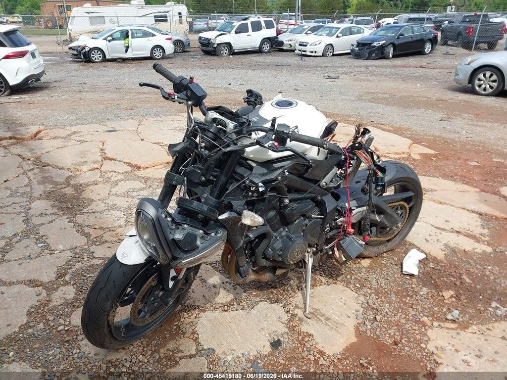 SMTA604S8RTBK5956 2024 TRIUMPH MOTORCYCLE STREET TRIPLE photo no. 1