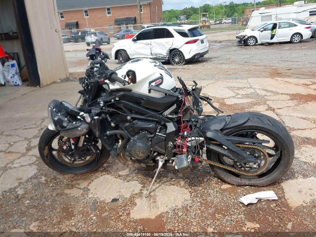SMTA604S8RTBK5956 2024 TRIUMPH MOTORCYCLE STREET TRIPLE photo no. 12