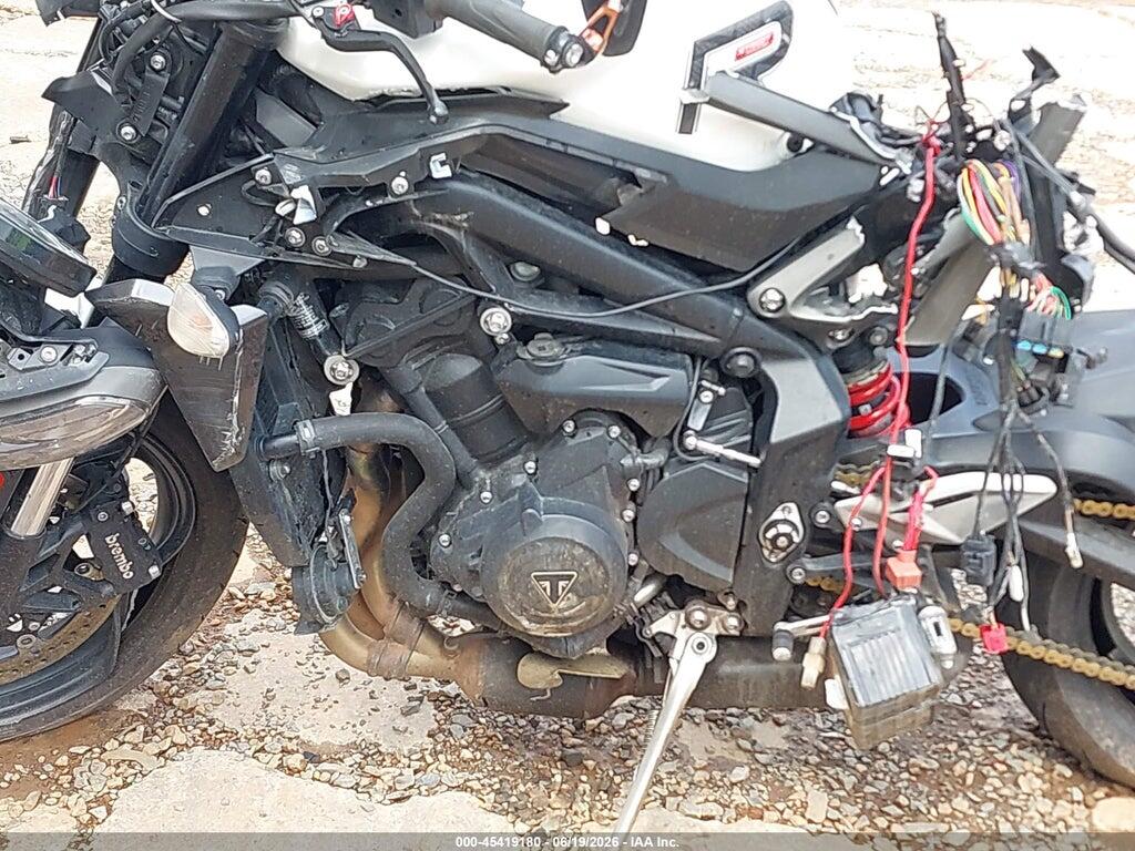 SMTA604S8RTBK5956 2024 TRIUMPH MOTORCYCLE STREET TRIPLE photo no. 8
