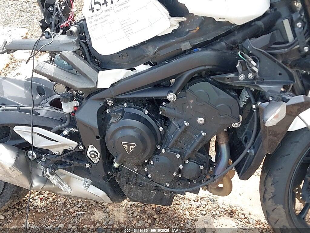 SMTA604S8RTBK5956 2024 TRIUMPH MOTORCYCLE STREET TRIPLE photo no. 9