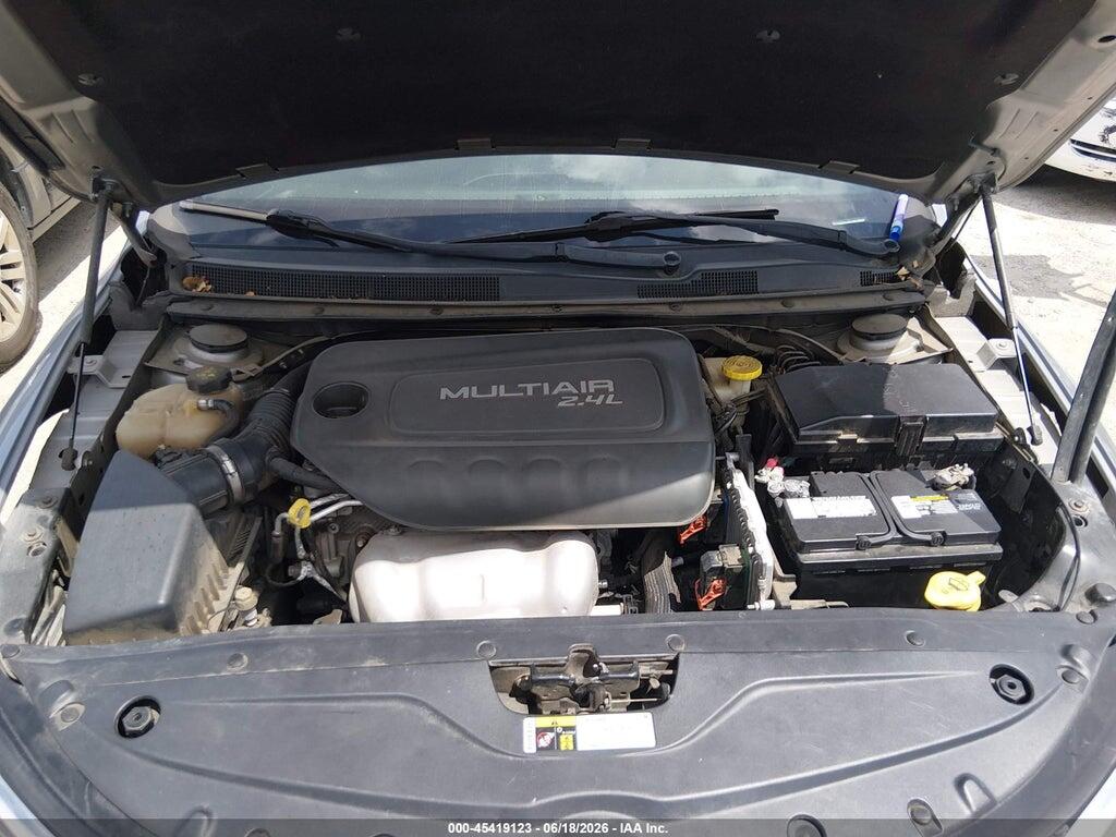 1C3CCCAB7GN136116 2016 CHRYSLER 200 photo no. 10