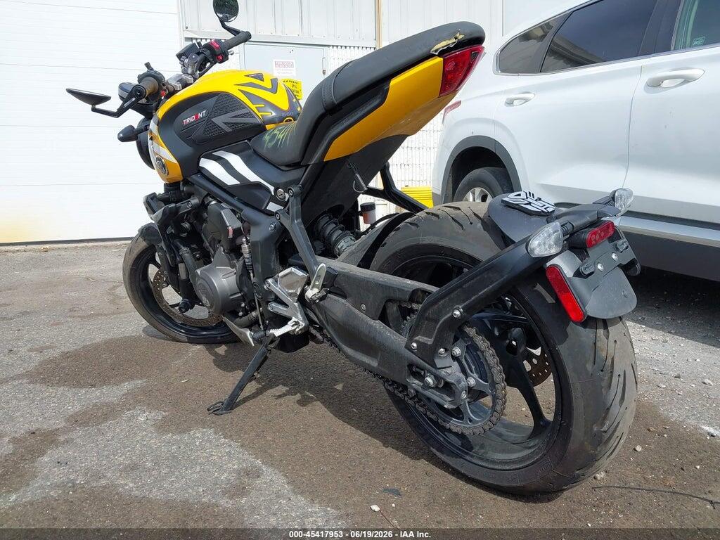 SMTL21U40STCC9533 2025 TRIUMPH MOTORCYCLE TRIDENT 660 photo no. 3