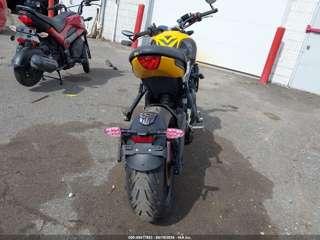 SMTL21U40STCC9533 2025 TRIUMPH MOTORCYCLE TRIDENT 660 photo no. 6