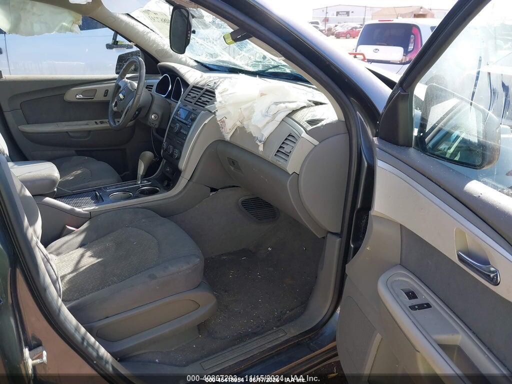 1GNKRFED5BJ294500 2011 CHEVROLET TRAVERSE photo no. 5