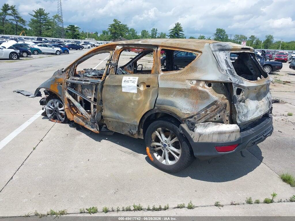 1FMCU0GD7HUD09281 2017 FORD ESCAPE photo no. 3