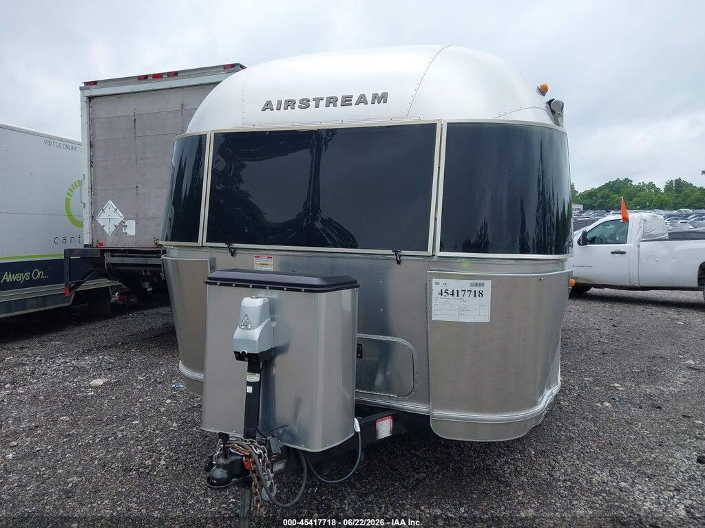 1STJFYJ24KJ547384 2019 AIRSTREAM INTL SERENITY photo no. 10