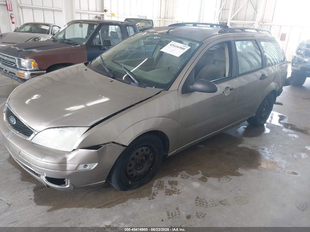 1FAFP36N35W240129 2005 FORD FOCUS photo no. 2