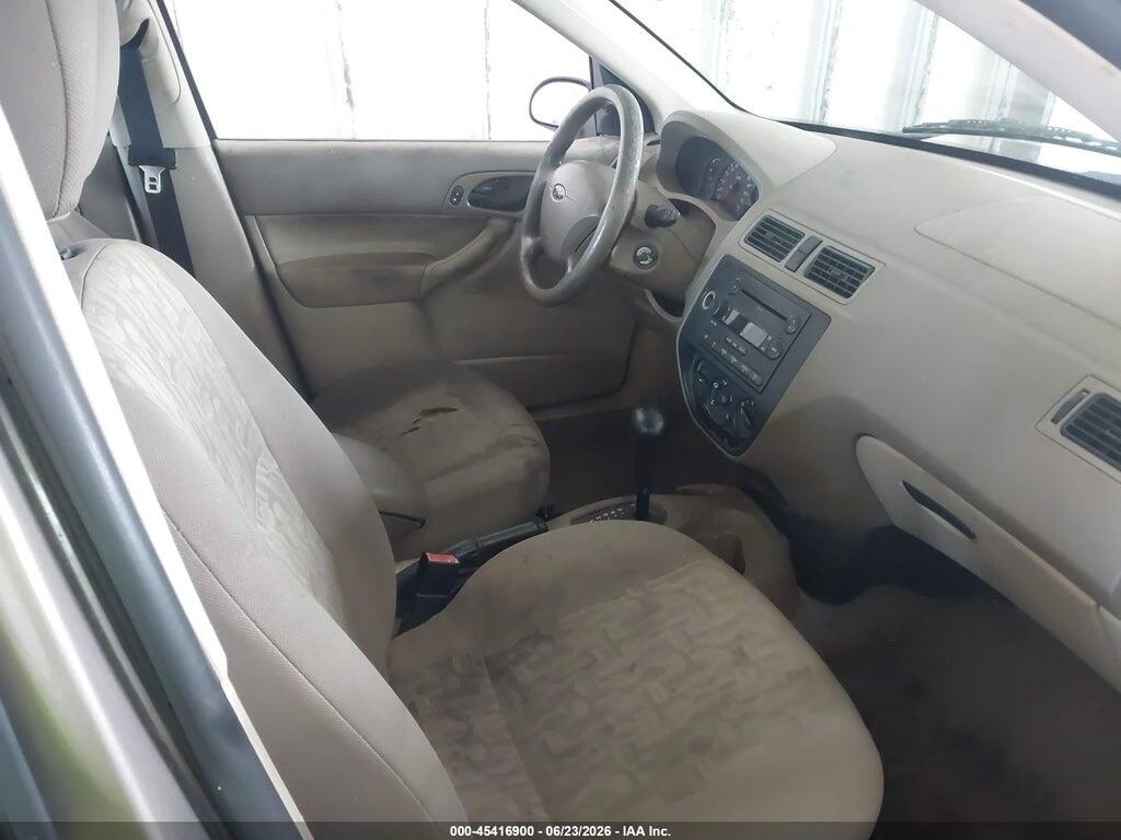 1FAFP36N35W240129 2005 FORD FOCUS photo no. 5