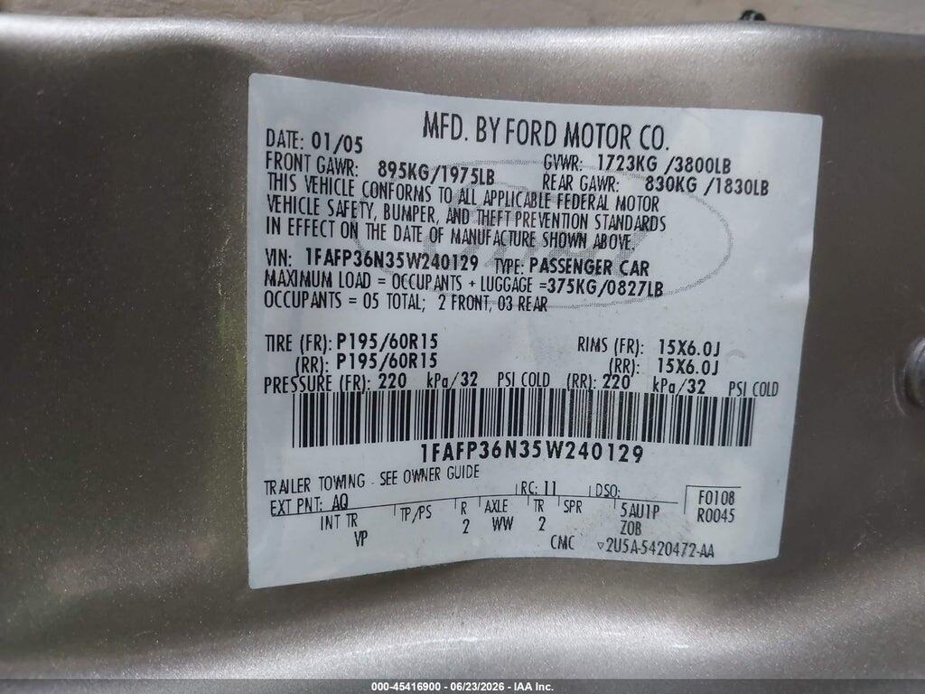 1FAFP36N35W240129 2005 FORD FOCUS photo no. 9