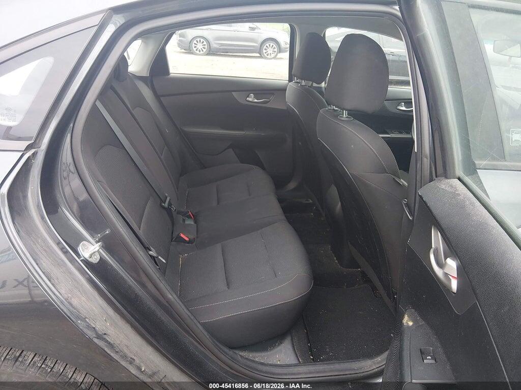 3KPF24AD2KE030057 2019 KIA FORTE photo no. 8