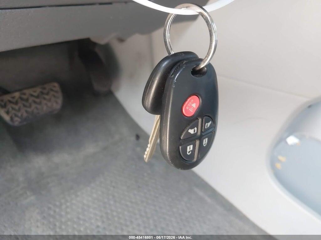 5TDKK3DC3FS576521 2015 TOYOTA SIENNA photo no. 11