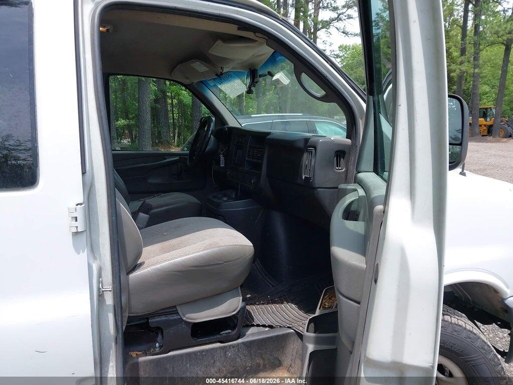 1GCWGFBA0B1103933 2011 CHEVROLET EXPRESS 2500 photo no. 5