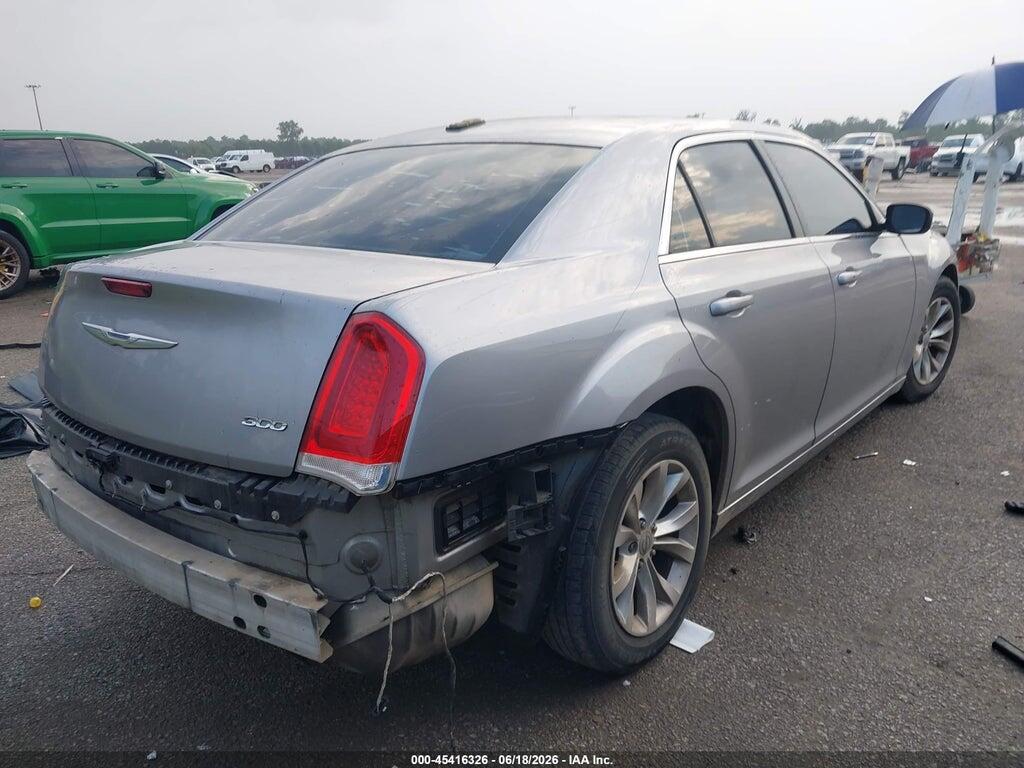 2C3CCAAG7GH151496 2016 CHRYSLER 300 photo no. 4