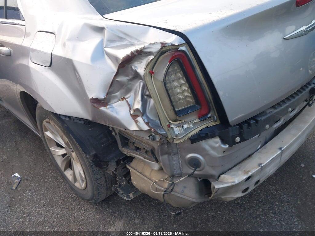 2C3CCAAG7GH151496 2016 CHRYSLER 300 photo no. 6
