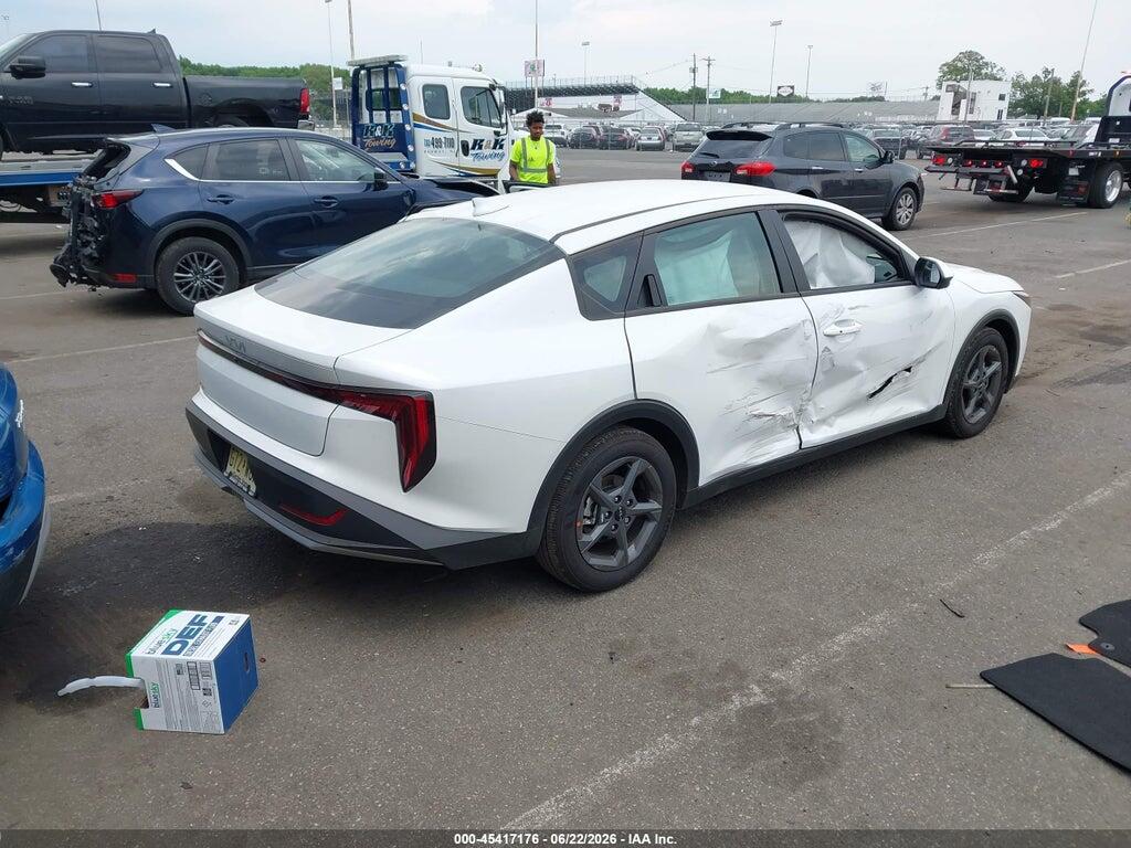 3KPFT4DE8TE299697 2026 KIA K4 photo no. 4