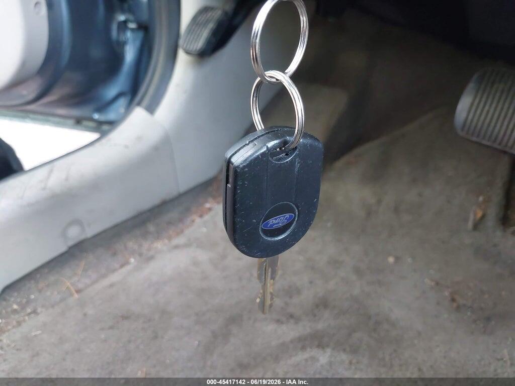 1FMCU0DG0AKA42761 2010 FORD ESCAPE photo no. 11