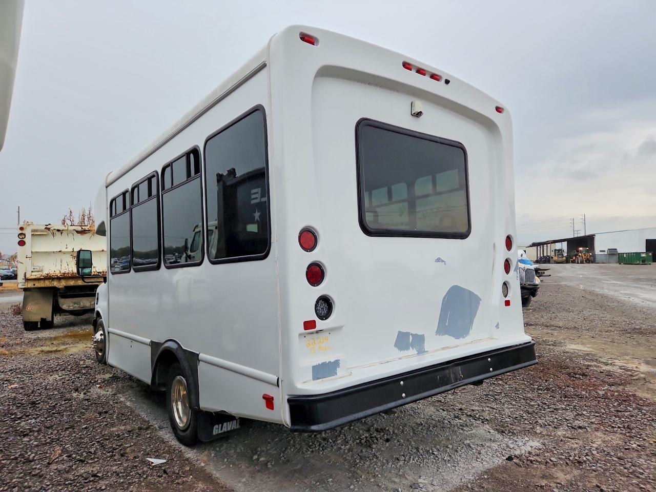 2022 CHEVROLET EXPRESS SHUTTLE BUS — Фото 2 из 13