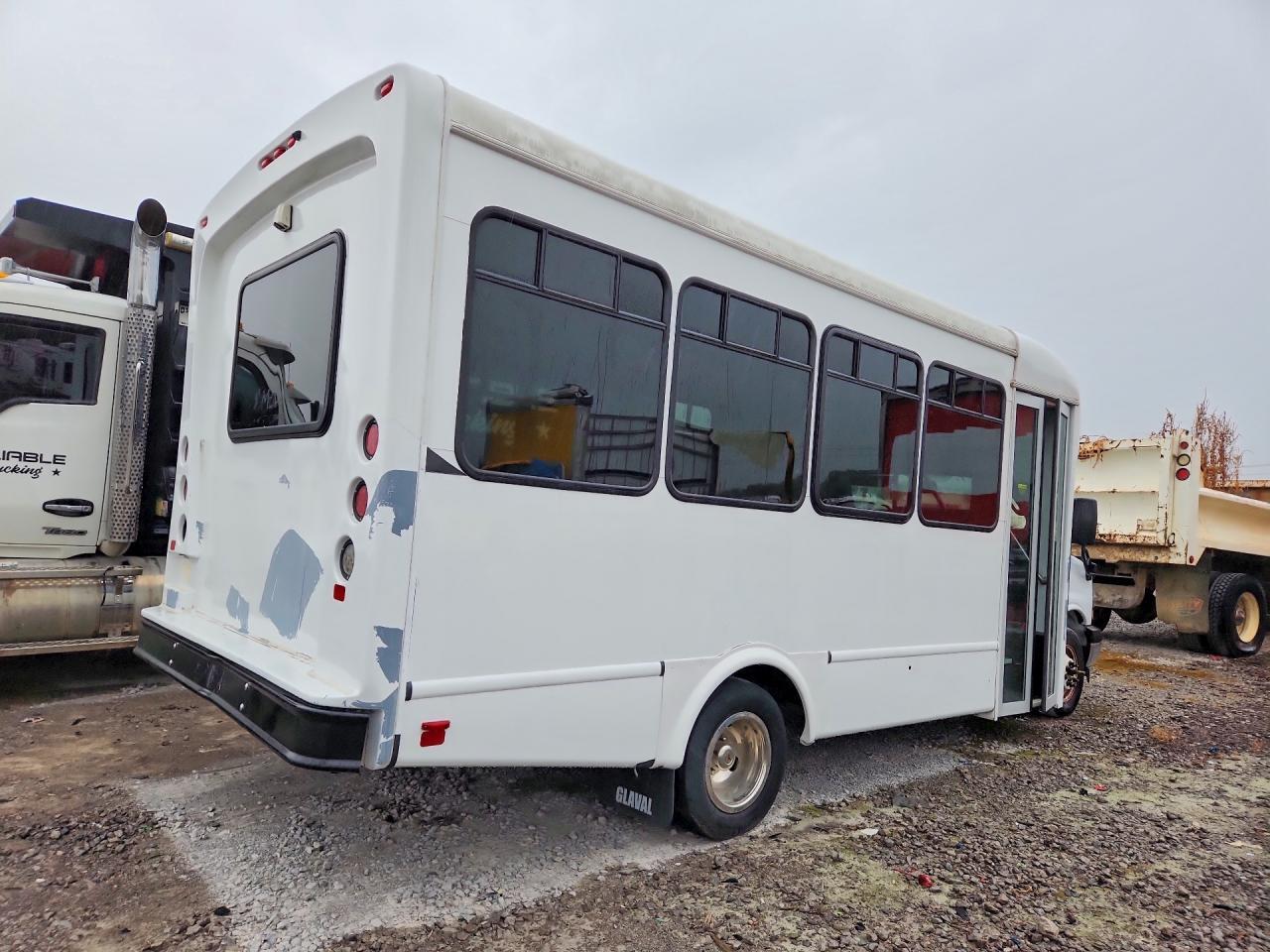 2022 CHEVROLET EXPRESS SHUTTLE BUS — Фото 3 из 13