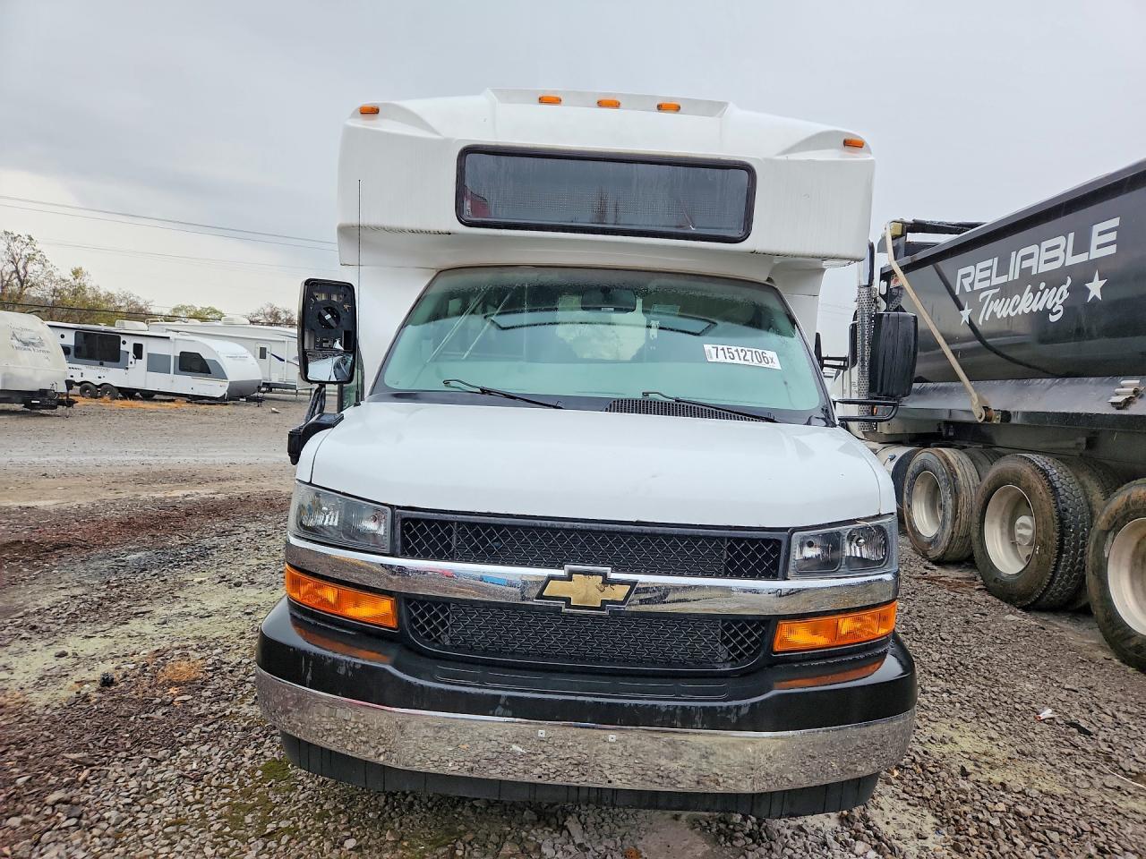 2022 CHEVROLET EXPRESS SHUTTLE BUS — Фото 5 из 13